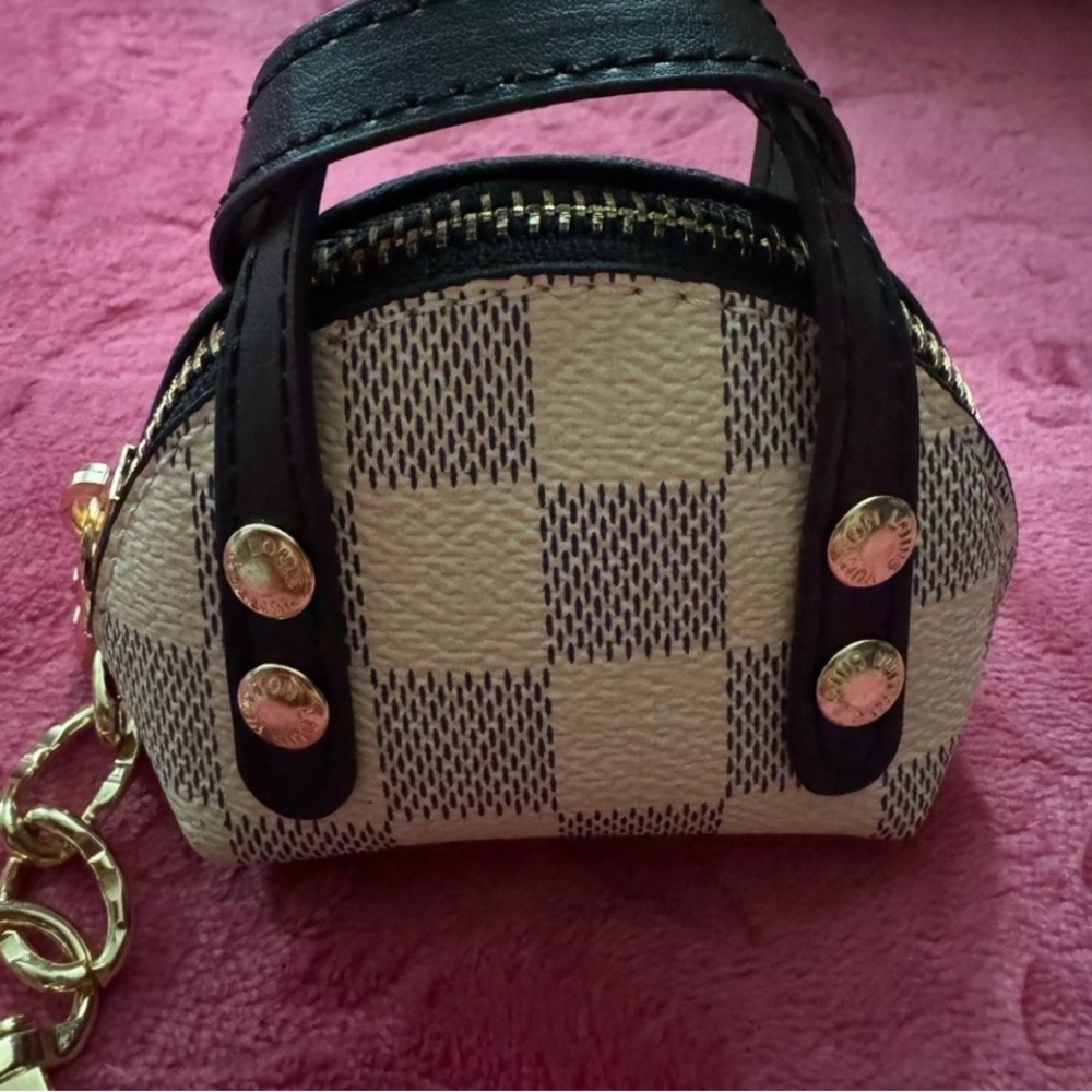 Checkered Black and Cream keychain